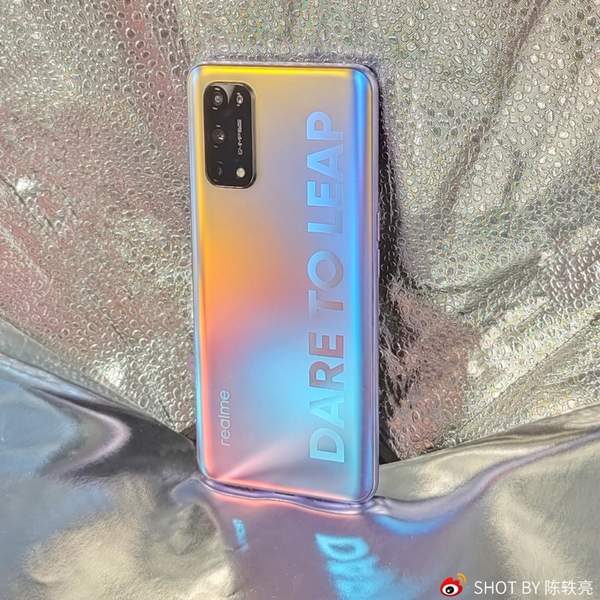 Realme X7系列外觀真機(jī)圖賞:C位毋庸置疑!