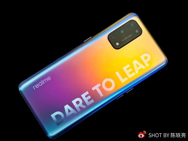 Realme X7系列外觀真機(jī)圖賞:C位毋庸置疑!