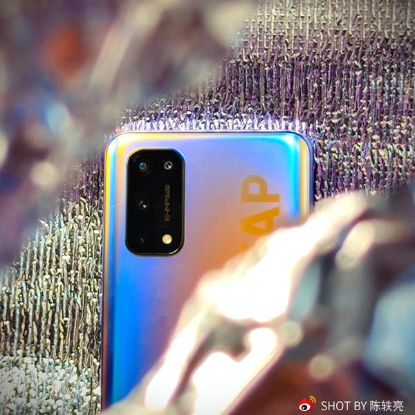 Realme X7系列外觀真機(jī)圖賞:C位毋庸置疑!