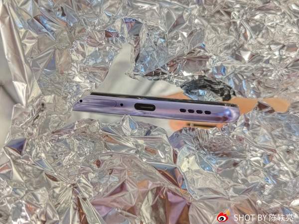 Realme X7系列外觀真機(jī)圖賞:C位毋庸置疑!